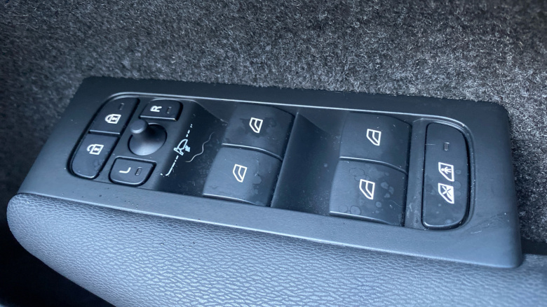 Volvo Xc40 1.5 T4 Recharge PHEV Plus Dark 5dr Auto Estate